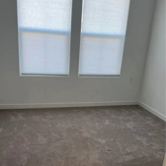 1082 Wayfarer Ln W — Photo 2