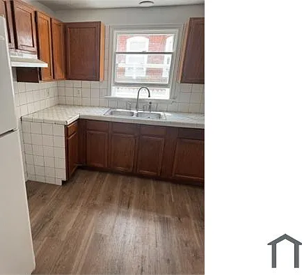 3 bed, 1100 sqft, $1,700 — Photo 3
