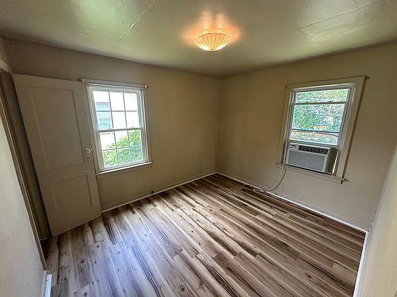 5th image of 3 Huffman Dr
