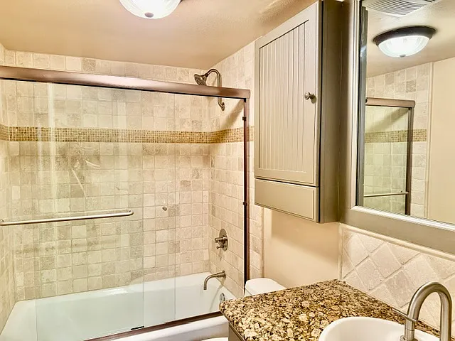 1242 Berkeley St #14 — Photo 33
