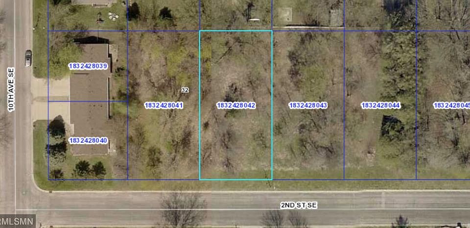 2nd image of 1010 2nd St SE