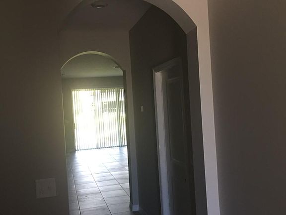 3rd image of 8713 Daydream St