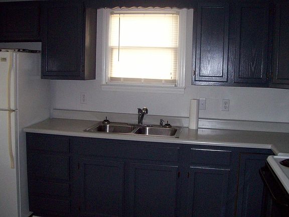 3rd image of 512 S Elmarch Ave