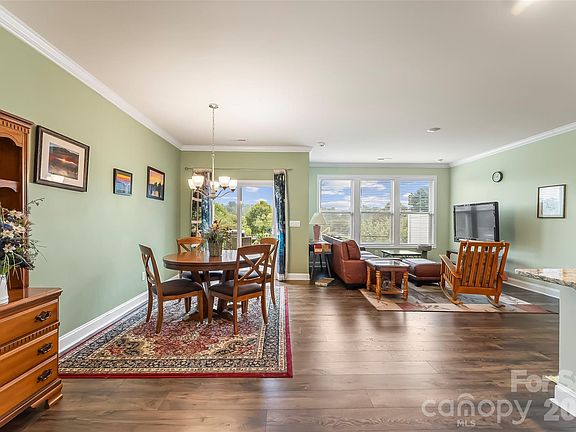 2nd image of 138 Creekview Rd