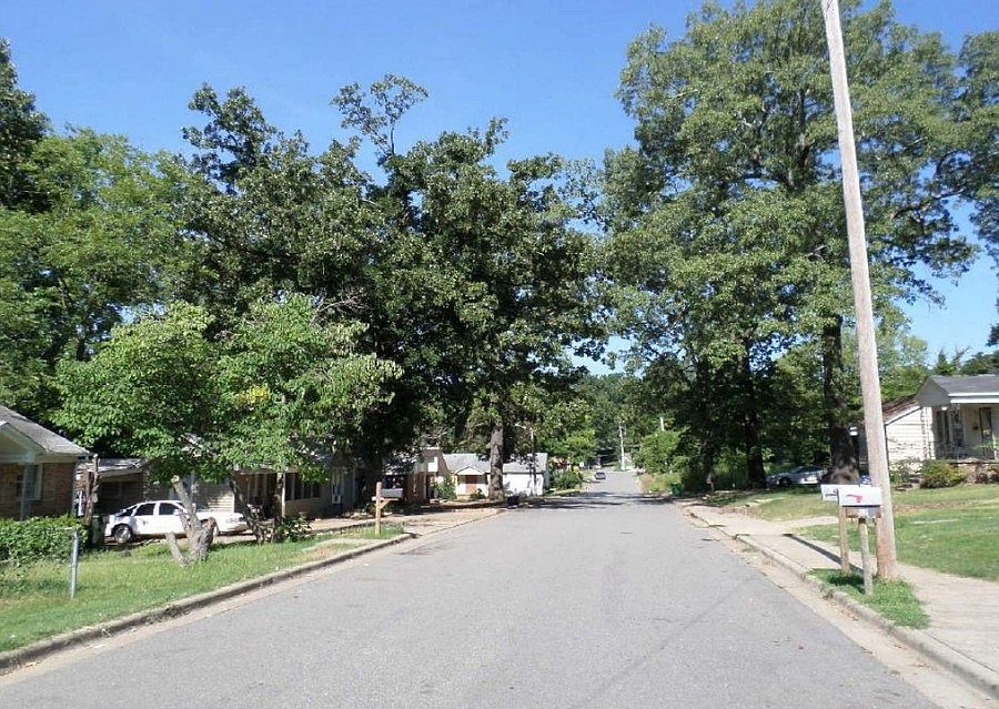 2nd image of 4505 W 27th St