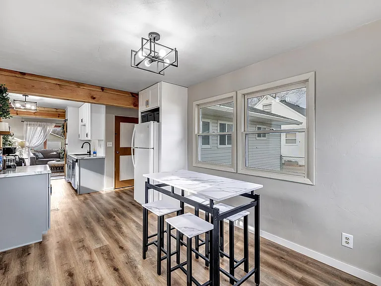 1420 Langlade Ave — Photo 5