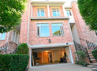 105 Hudson Cv #105, Edgewater, NJ 07020