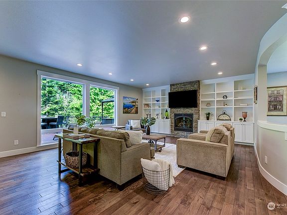 5th image of 9323 159th Street NW