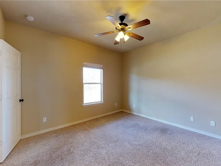 3412 Cullen Trl — Photo 18