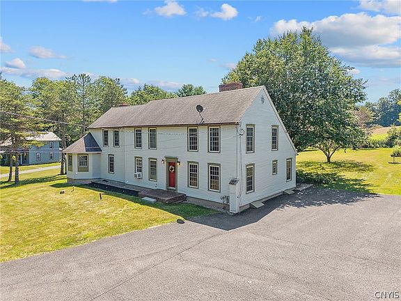 4th image of 2776 Falls Rd