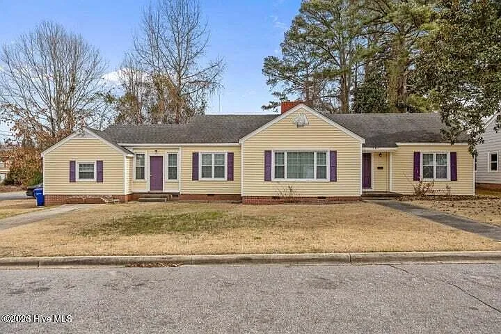 301 S Oak St — Photo 1