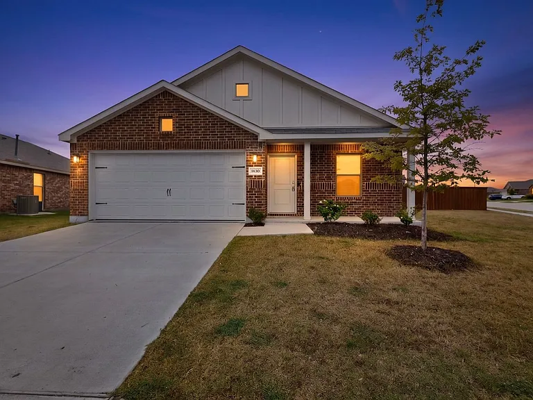 1430 Everett Gardens Way — Photo 1
