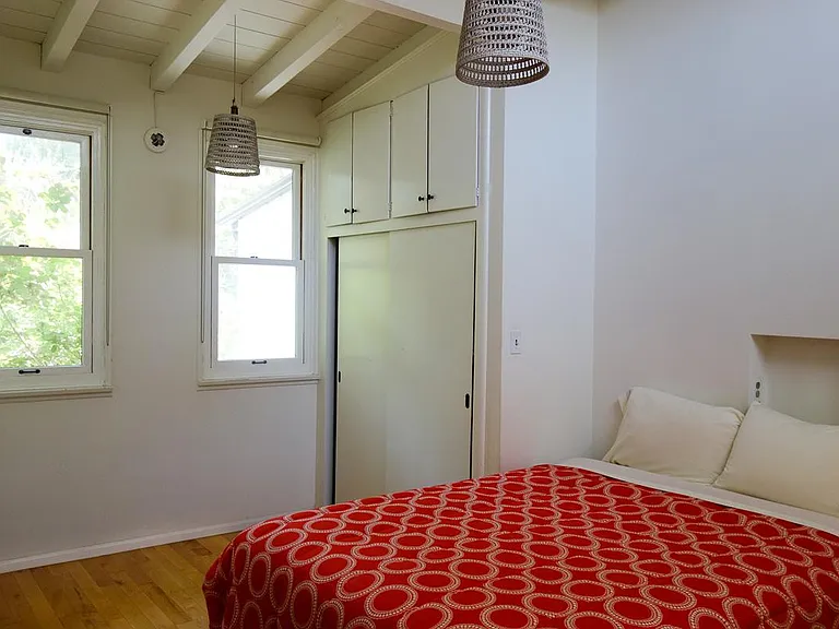 2232 Talmadge St — Photo 12