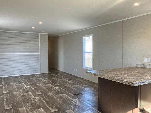 3rd image of 3323 Iowa St #311