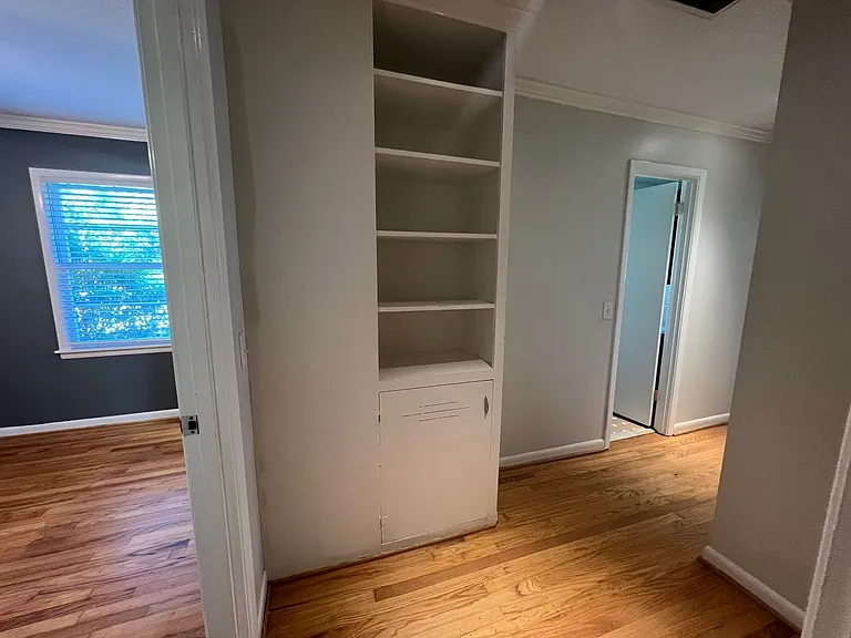 726 E Magnolia Ave — Photo 6