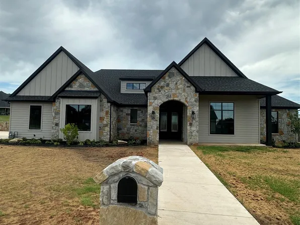 1604 N Mason St, Bowie, TX 76230