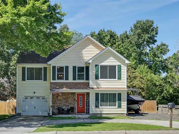 514 Waters Rd, Chesapeake, VA 23322