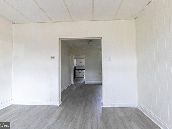 3rd image of 47 Walton St