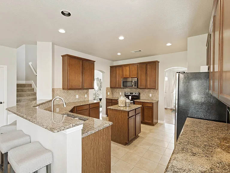 8720 Devonshire Dr — Photo 10