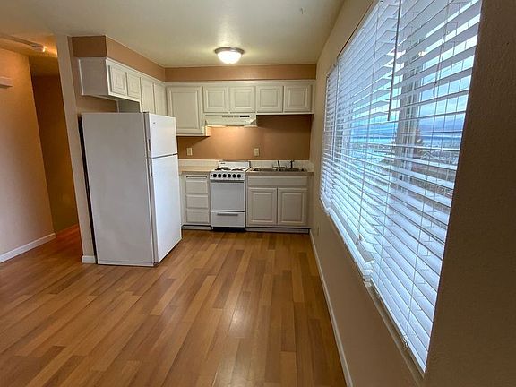 5th image of 2405 Grand Ave #11710395