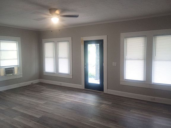 3rd image of 125 W Grady Ave