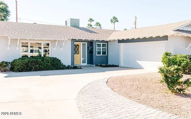 4 bed, 2.0 bath, 1810 sqft, $4,000 — Photo 2