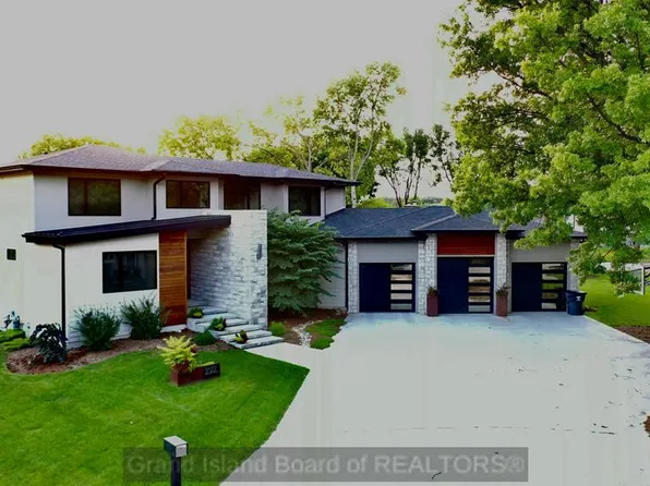 3122 Brentwood Dr, Grand Island, NE 68801