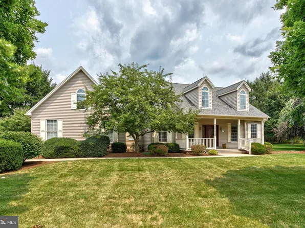 227 Village Heights Dr, State College, PA 16801