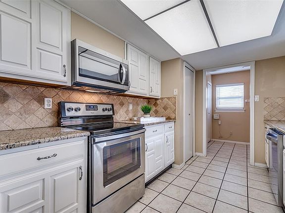 3rd image of 6516 Chalk Ct