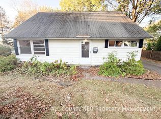 2360 Giffels Dr, Cuyahoga Falls, OH 44221
