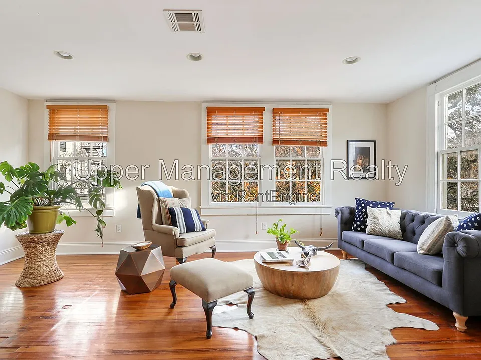117 S Solomon St #3