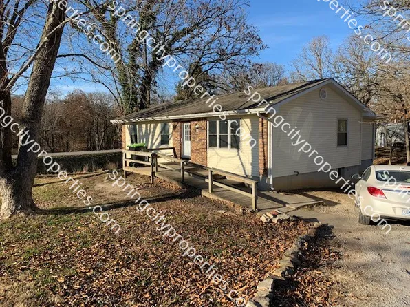 505 W Carman Rd, El Dorado Springs, MO 64744