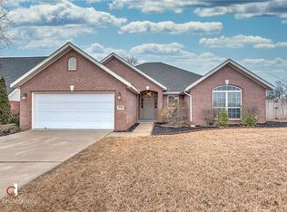 5712 W Casey Dr, Rogers, AR 72758