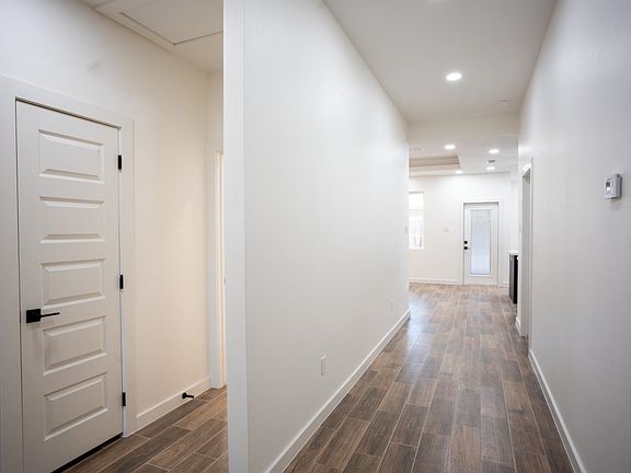 5th image of 2615 Jean St
