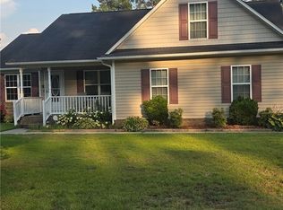 4611 Salem Prince Dr, Hope Mills, NC 28348
