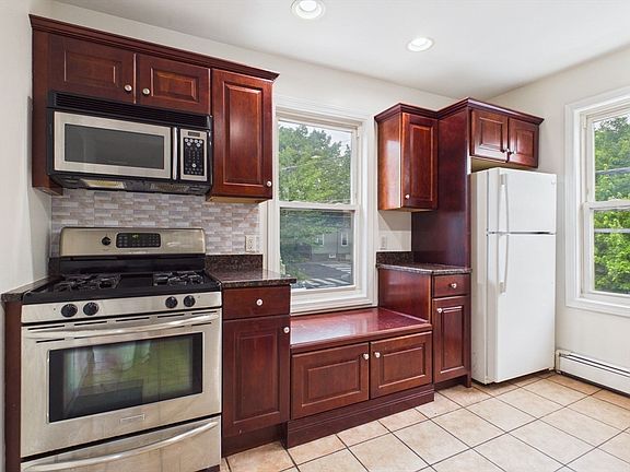 3rd image of 32 Sciarappa St #2