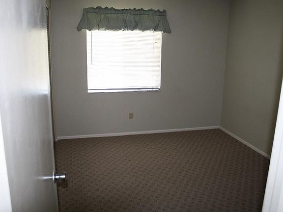 3rd image of 120 W Cypress Ct