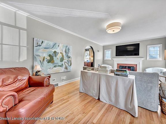 3rd image of 544 Division St