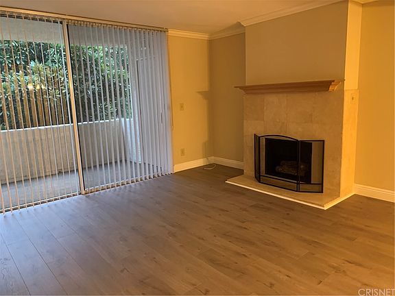 5th image of 5325 Newcastle Ave Unit 208