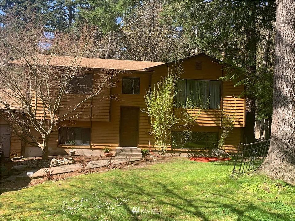 1st image of 4032 Rainwood Dr NW