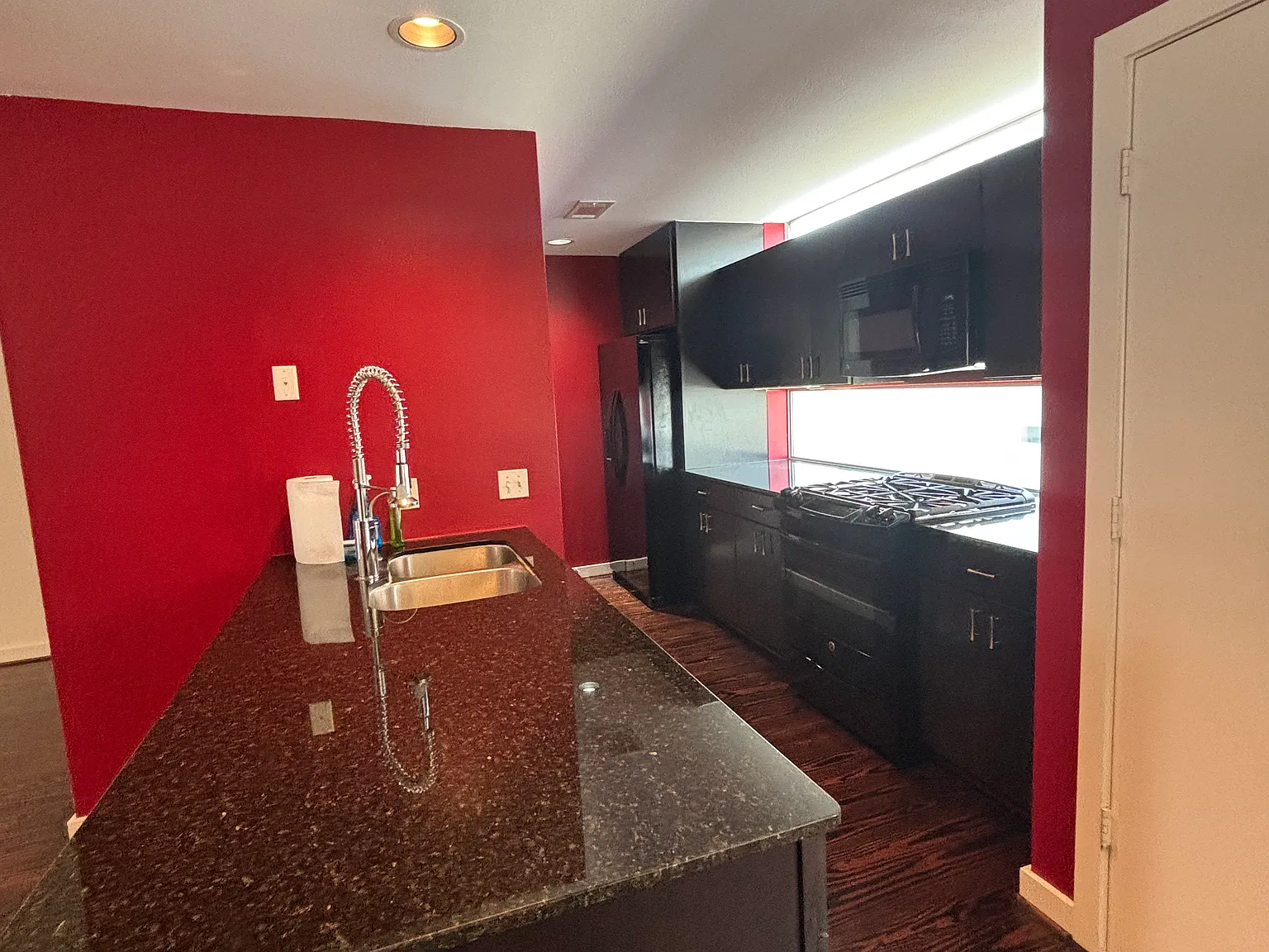 2429 Wentworth St — Photo 3