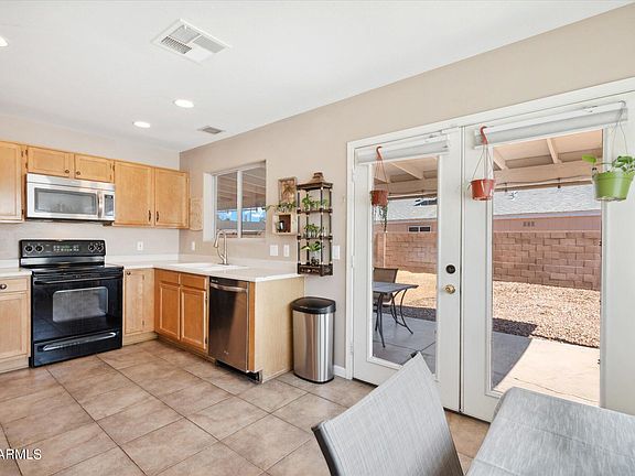 4th image of 2810 W MURIEL Drive