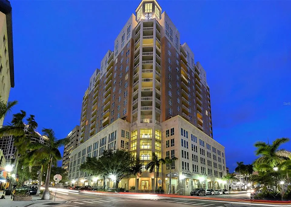 1350 Main St #903