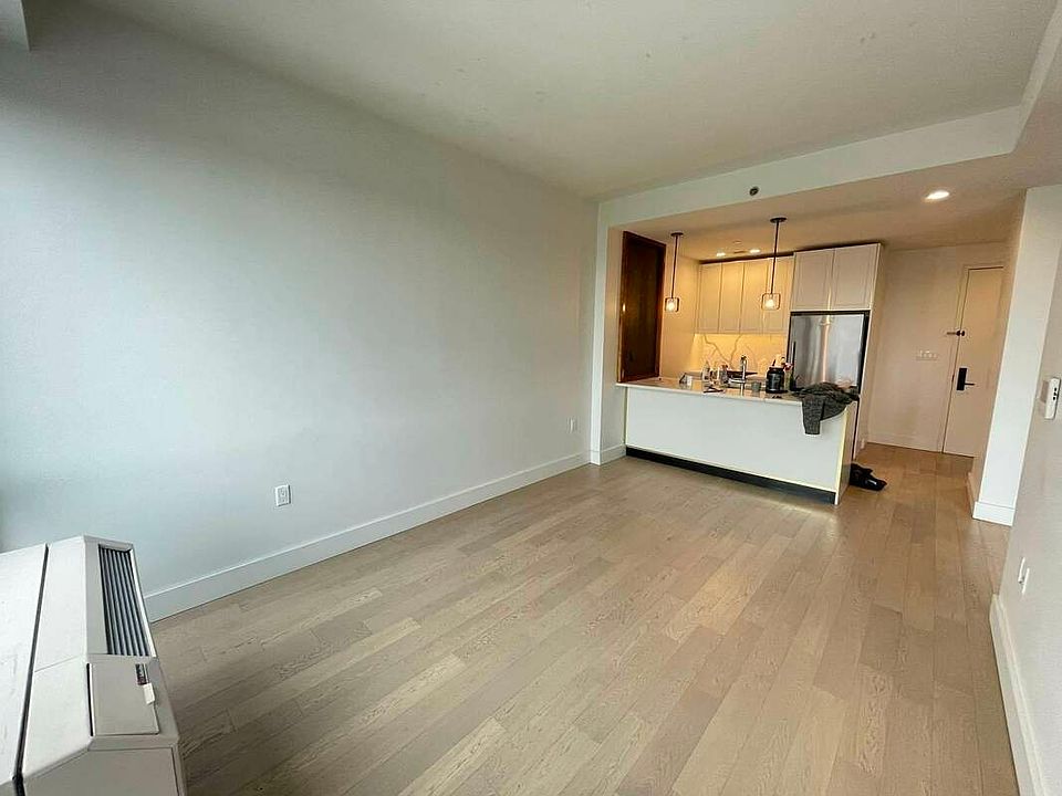 1st image of 569 4th Ave #1106