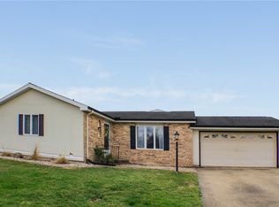 1706 Douglas St, Charleston, IL 61920