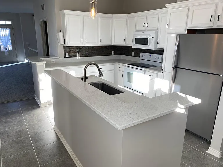 50455 Monroe St #28 — Photo 2