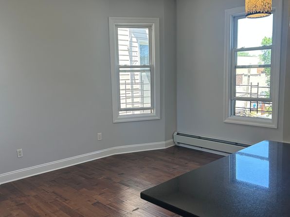 847 Kinsella St #1