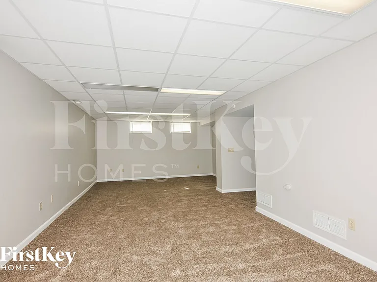 1005 Lancaster Dr — Photo 13