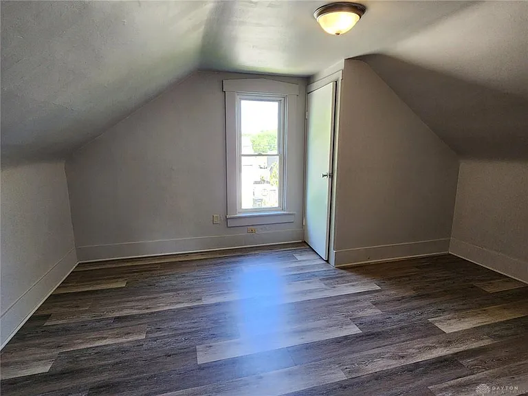 211 Race St — Photo 11