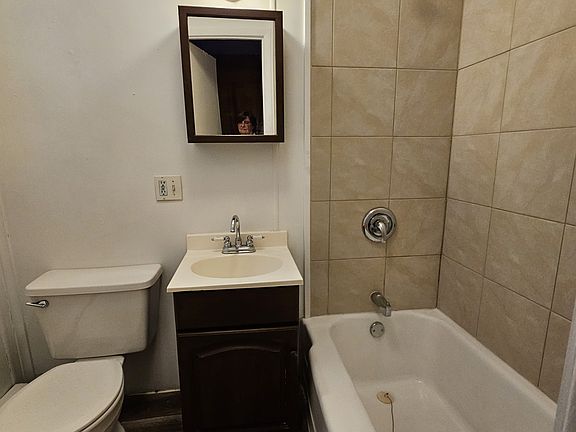 4th image of 42002 Wilson Memorial Dr #E